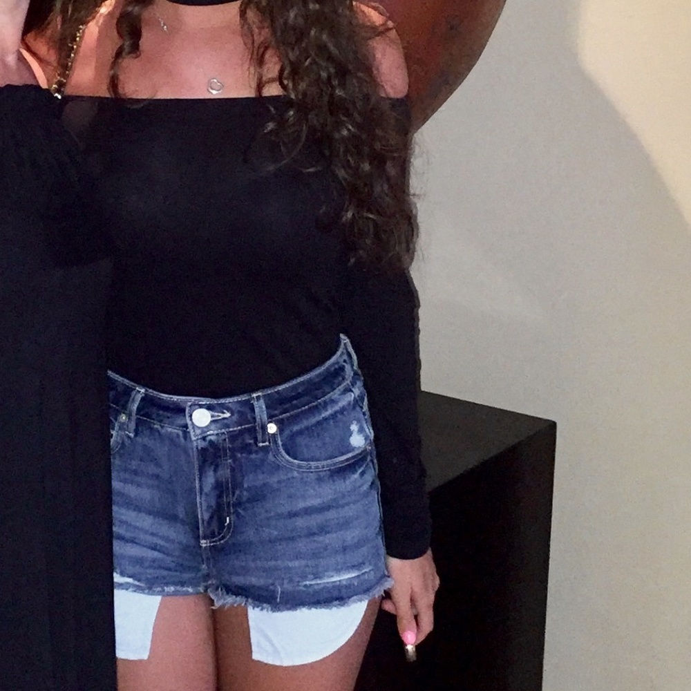 DISTRESSED HIGH RISE JEAN SHORTS - Picture 3 of 3